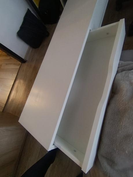 Kozmetický stolík ikea, 