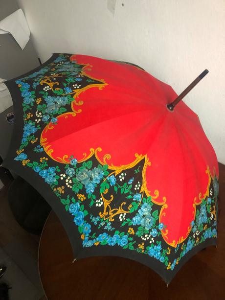 Starozitny vintage latkovy dazdnik, 