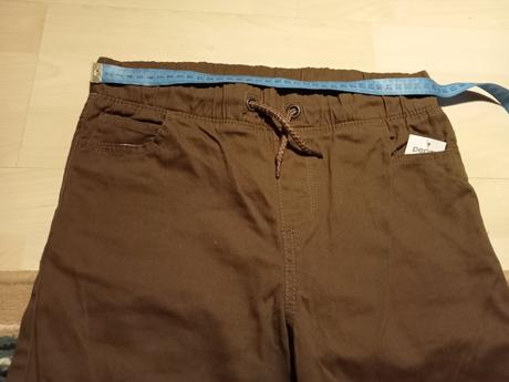 Nové hnedé kapsáčové riflové nohavice, pepco,158