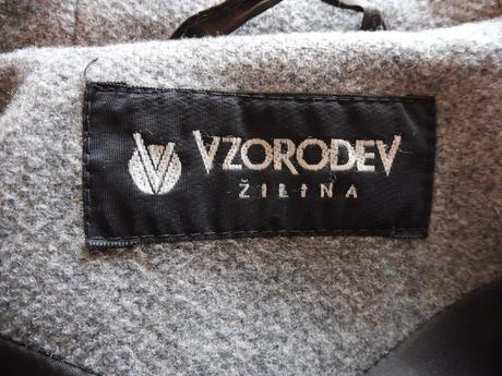 Kabát na zimu zn. vzorodev žilina, 48