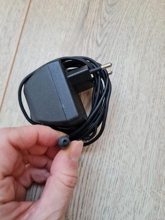 Nokia nabíjačka s hrubou koncovkou, nokia