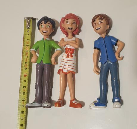 3x postavička 15 cm, 