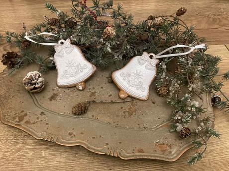 Medovník zvonček - perník s bielou polevou 1 ks, 