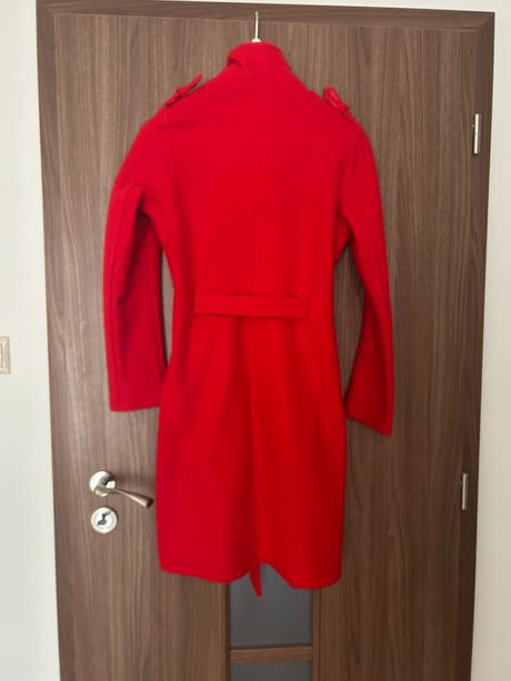 Nádherný kabát s opaskom značky sempre, pc 80 eur, s