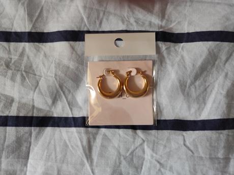 Náhrdelník, náramok, náušnice, prsteň, prívesok, 