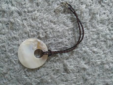 Perleťový náhrdelník,