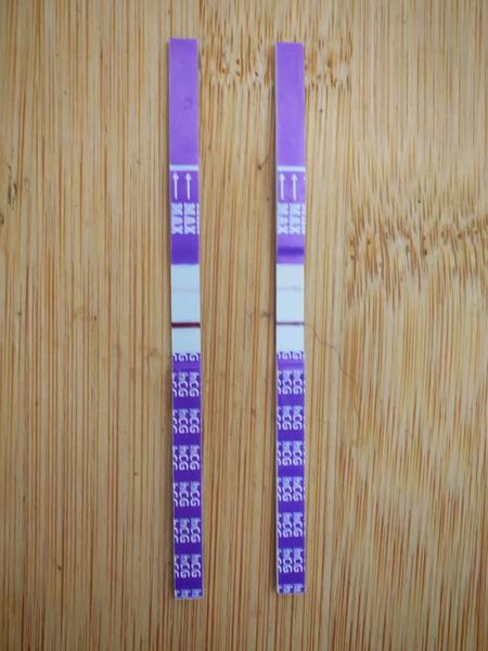 Testovanie pred menštruáciou. Je tam slabšia čiarka?