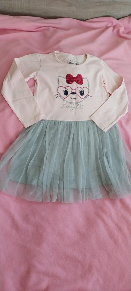 Šaty s dlhým rukávom, 116