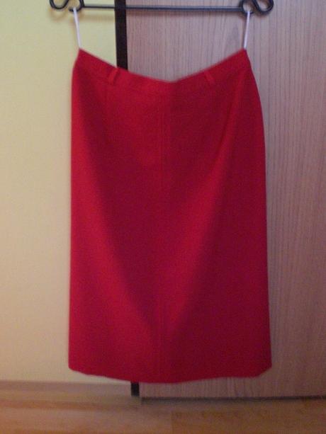 Červená puzdrová sukňa makyta púchov - nová, 40