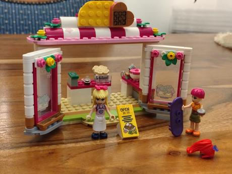 Lego friends 41426 kaviareň v parku mestečka heart, 