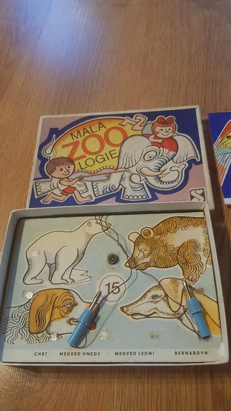 Retro hracka mala zoologia,