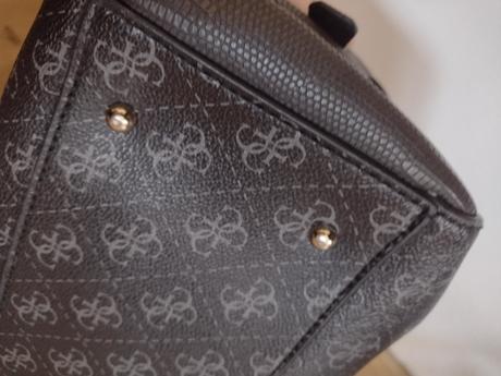 Kabelka guess, guess