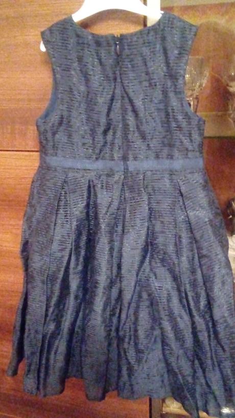 Spolocenske saty, 110