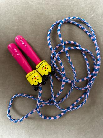 Dievčenské švihadlo - darujem k nákupu, 