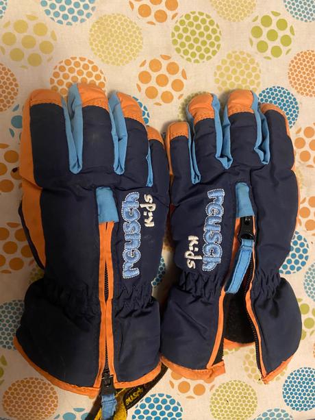 Predám lyziarske rukavice dezske, 104