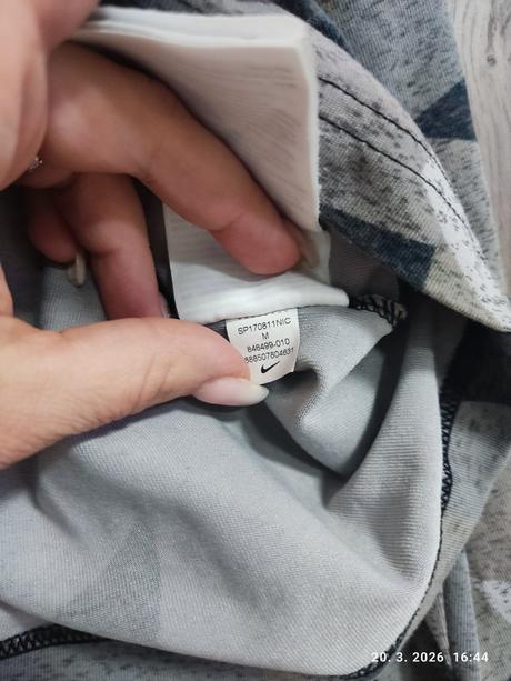 Croppnuta mikina, nike,m