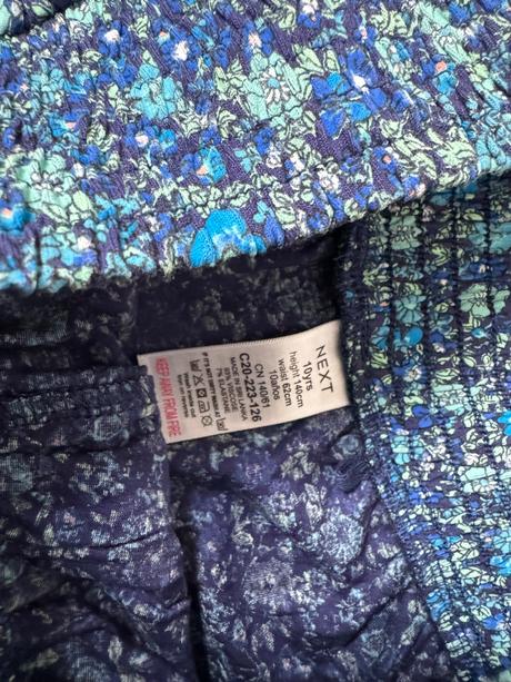 Krátke nohavice vzhlad ako sukna, next,140