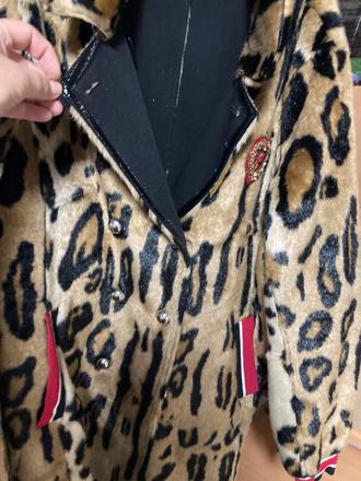 Extravagantny kabat, m