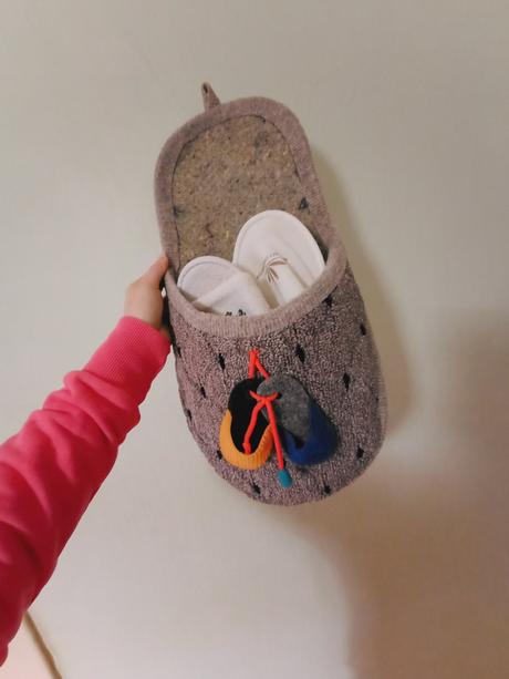 Stojan na papuče veľká papuča,