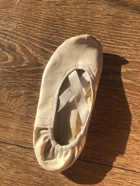 Tanečné topanky, 27