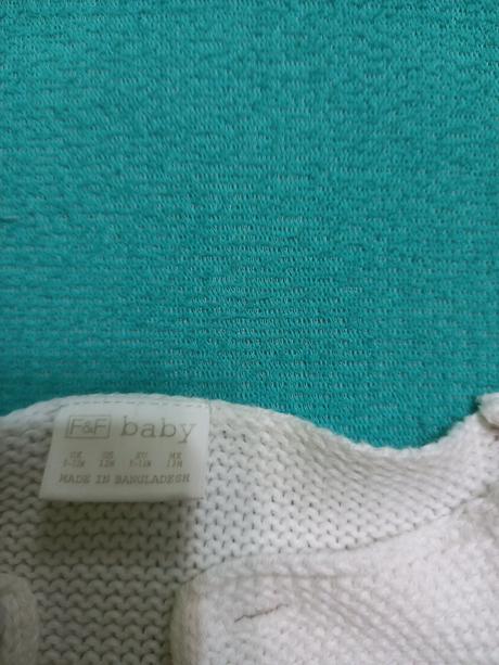 Biely svetrik, f&f,80