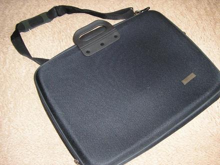 1137. aktovka, kufrík ,