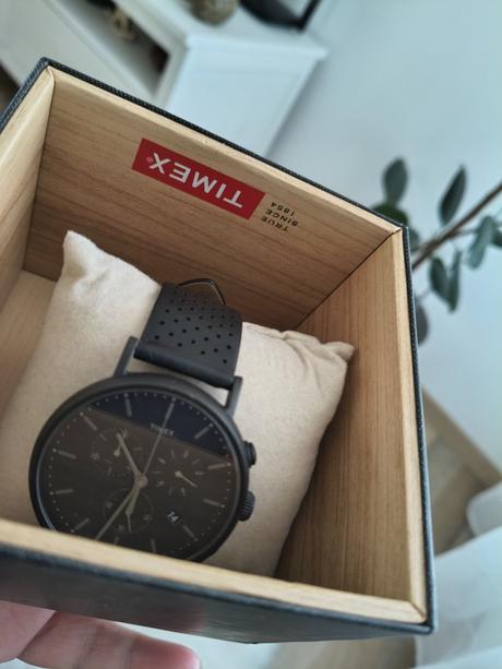 Timex kožené kvalitné hodinky,