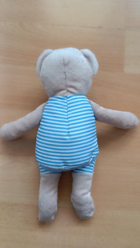 Macko s pasikavym tričkom,