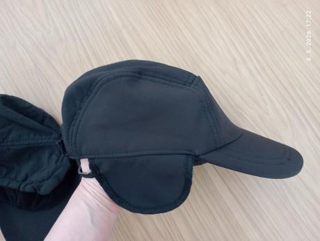 2x teplejšia čiapka/šiltovka (s krytmi na uši),