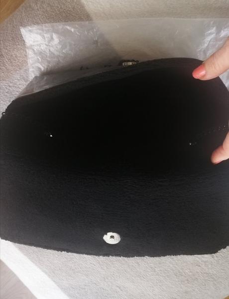 Mala listova kabelka, 