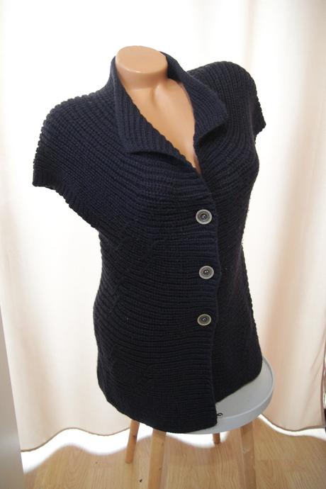 Tmavo modrá pletená vesta, m, m