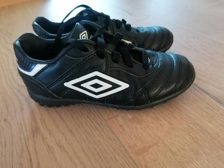 Kopačky umbro, 32
