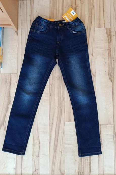Nové mäkké džínsy, pepperts,146
