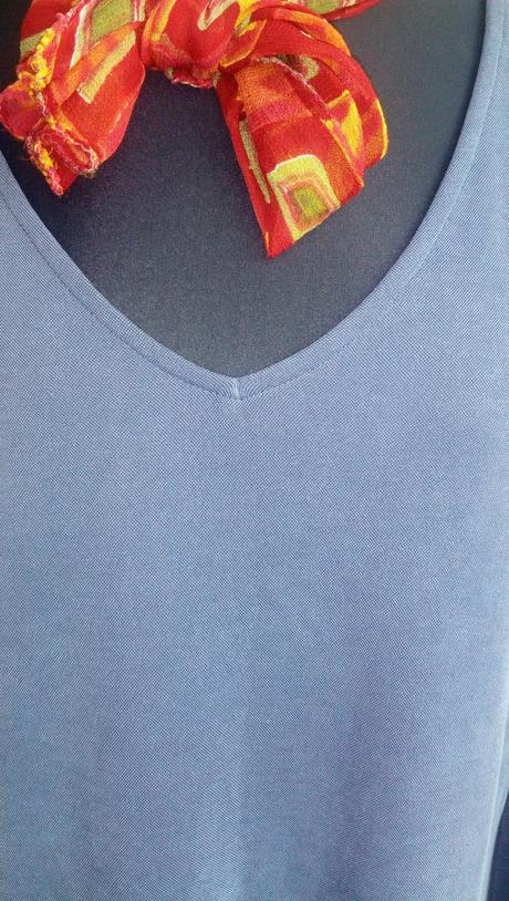 Šaty s ručnou výšivkou zn. amisu, amisu,42