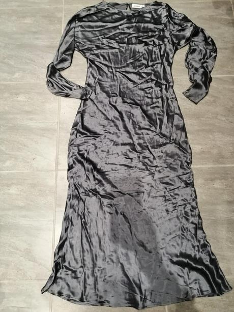 Saténové maxi šaty weekday,v38-40, 40