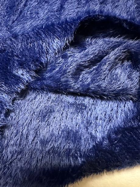 Chlpatý modrý svetrík, m