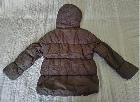 Tmavohnedá bunda, 128