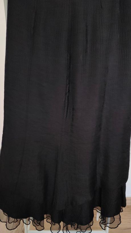 Dlhá čierna sukňa, m