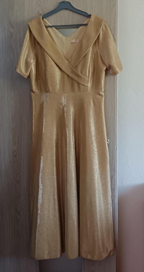 Elegantné šaty, 46