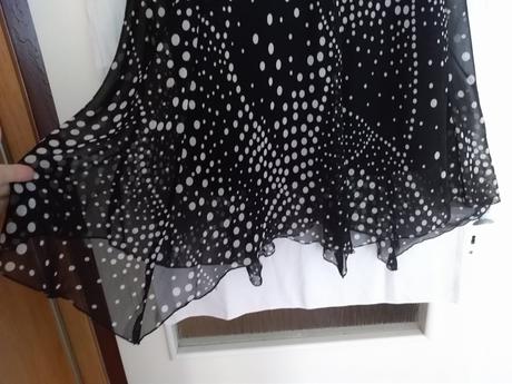 Čierna sukňa s gulkami v. m, m