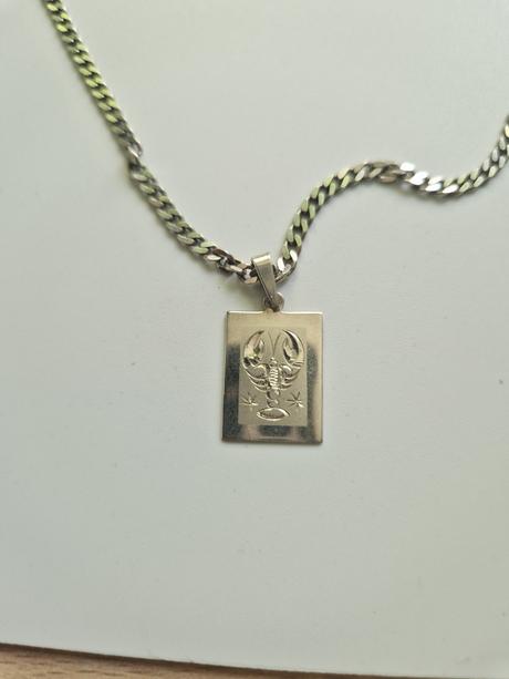 Mix striebornych sperkov,