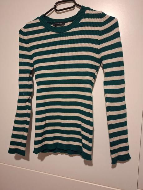 Pásikavý top s dlhým rukávom, s