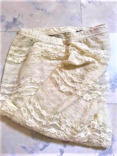 Luxusné krajkové nylonové legíny, l