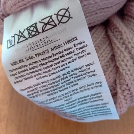 Čiapka ružová s brmbolcom, 