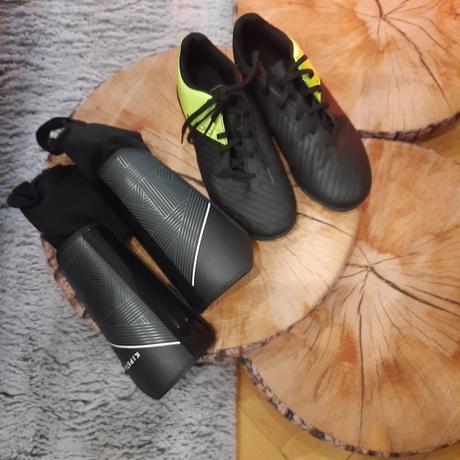 Futbalové kopačky+ chrániče nenosené, 36