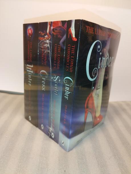 Marissa meyer - lunar chronicles nsp24, 