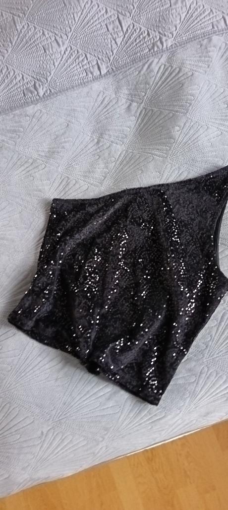 Čierny top s glitrami, l