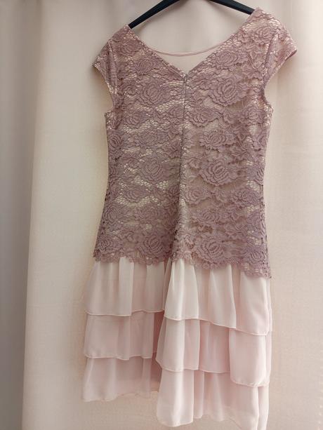 Spolocenske saty, 42