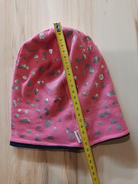 Dvojvrstvová čiapka so striebornou potlačou, 104