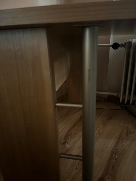 Písací stôl point, 